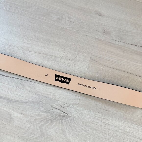 Levi's Synthetic Leather Black Belt size M Excellent Condition - Picture 2 of 6